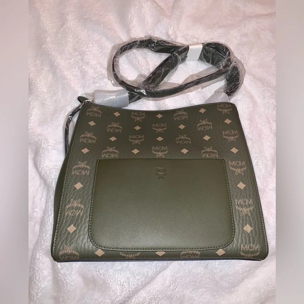MCM Medium Aren VI Leather Hobo Bag (Sea Turtle) - Picture 6 of 15